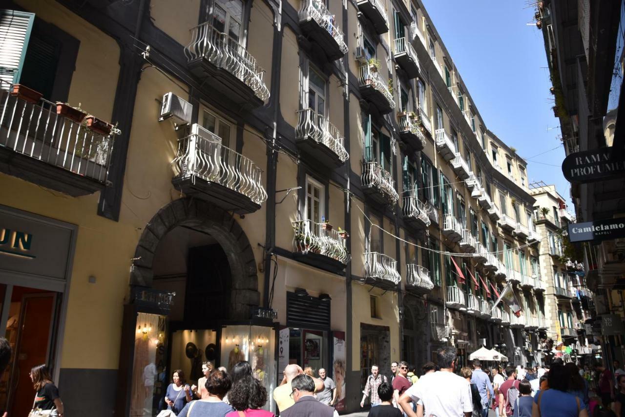 Napoli A Chiaia Apartment Exterior foto
